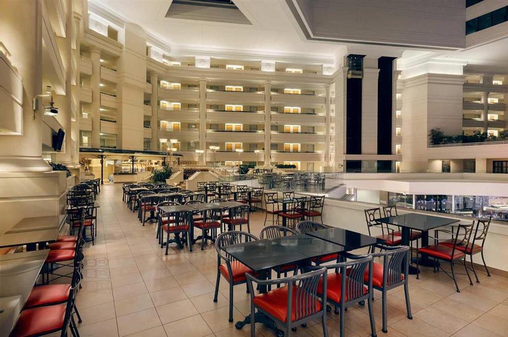 Embassy Suites By Hilton Washington Dc Chevy Chase Pavilion Restoran gambar