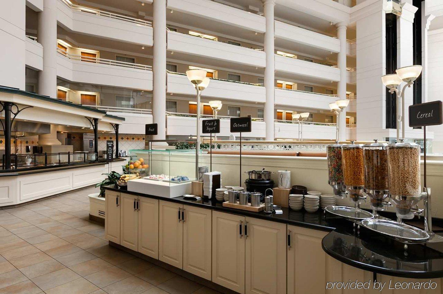 Embassy Suites By Hilton Washington Dc Chevy Chase Pavilion Restoran gambar